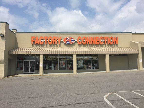 Town Plaza: 163 N Brindlee Mountain Pky, Arab, AL 35016